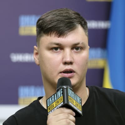 Maksim Kuzminov gav en presskonferens i Kiev den 5 september 2023. Han hade landat i Ukraina den 9 augusti. 