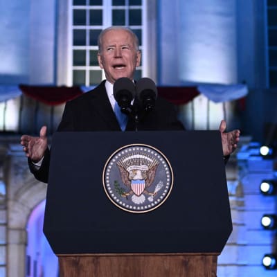 Joe Biden talar i Warszawa
