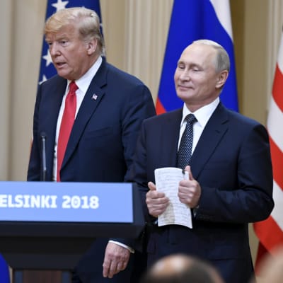 USA:s president Donald Trump och Rysslands president Vladimir Putin under den avslutande presskonferensen efter toppmötet i Helsingfors i måndags.