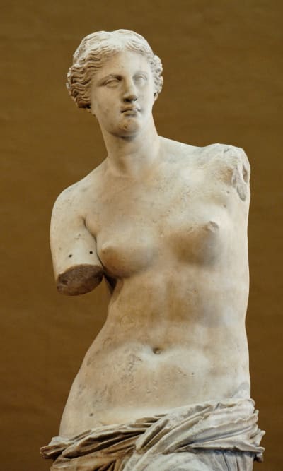 Staty som föreställer Venus från Milo i museet Louvren i Paris.