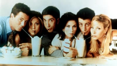 Skådespelarna i Friends dricker milkshake.