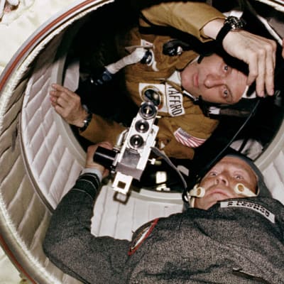 Yhdysvaltojen ja Neuvostoliiton avaruuskilpa päättyi 1975 Apollo–Sojuz -yhteislentoon.