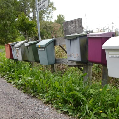 Postlådor på landet.