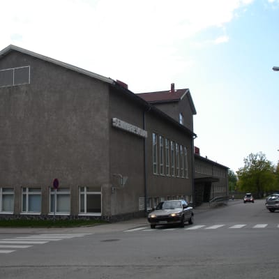 Seminarieskolan i Ekenäs centrum.