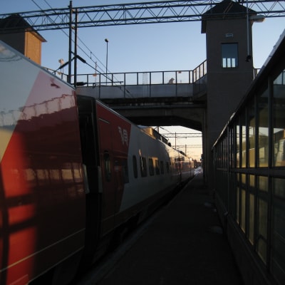 Tåg på Karis järnvägsstation