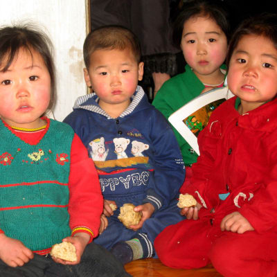 Barn i Nordkorea.