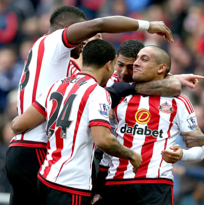 Sunderland-spelare firar mål i Premier League.