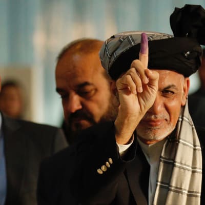 Den impopuläre presidenten Mohamma Ashraf Ghani försöker bli omvald i presidentvalet den 20 april nästa år 