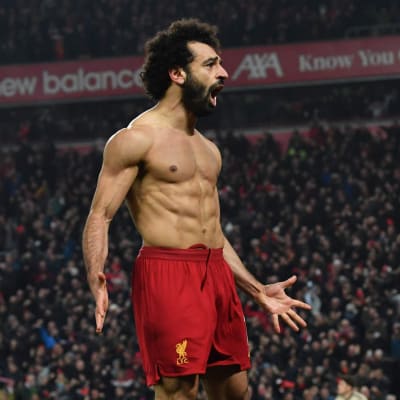 Mohamed Salah firar mål utan tröja.