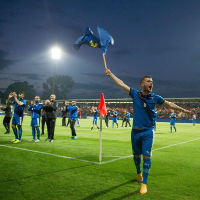 Kosovo har jublat i samband med lagets träningsmatcher. Fortsätter jublet i den första tävlingsmatchen mot Finland?
