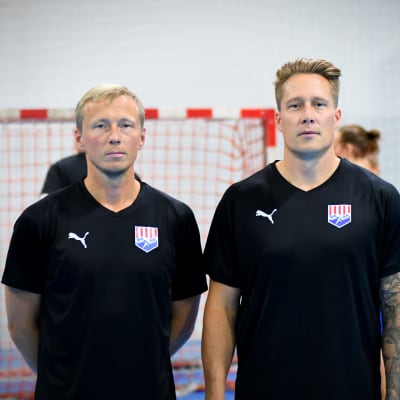 Jac Karlsson och Andreas Rönnberg poserar inför ett träningspass hösten 2019.