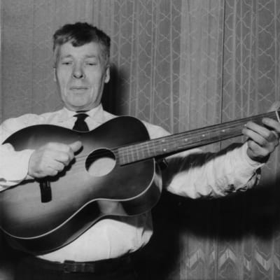 Viktor Johansson i Houtskär sjunger visor år 1958