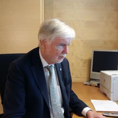 Tidigare utrikesministern Erkki Tuomioja, SDP, om utrikesminister Soinis arbete.