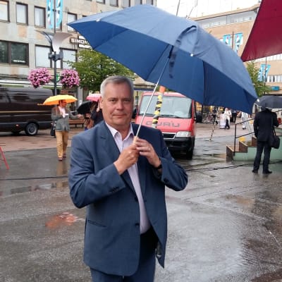 Antti Rinne på torget i Joensuu11.8.2016