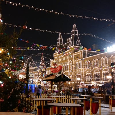 Julmarknad på Röda Torget i Moskva