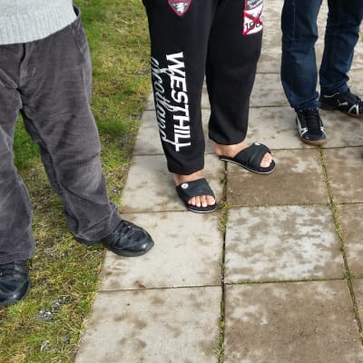Tupakkaringistä löytyi vielä varvassandaaleissakin matkaava.