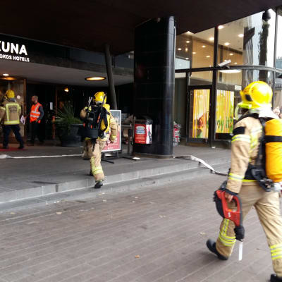 Hotelli evakuoitiin Helsingin keskustassa kärähtäneestä lampusta johtuneen savun vuoksi