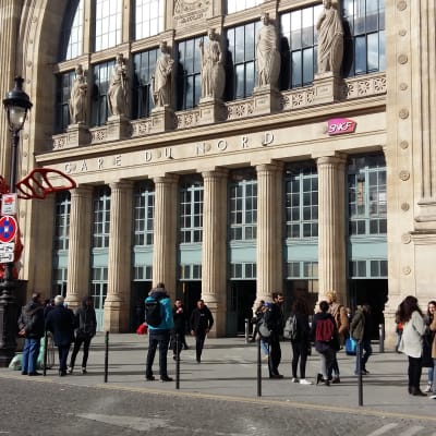 Gare du Nord i Paris är Europas största järnvägsstation. Varje år reser här 180 miljoner passagerare.