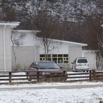 En skolelev knivhöggs till döds vid det samiska gymnasiet i Utsjoki den 24 oktober 2014.