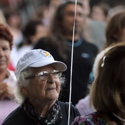 Symbolisk demonstration mot Alzheimers i Aten, Grekland, på internationella Alzheimersdagen 2012.