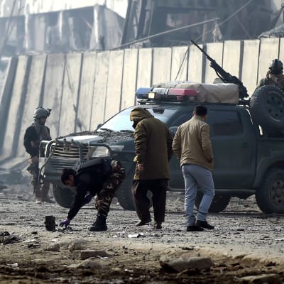 En bilbomb, som dödade fyra personer och skadade över 100, detonerade i Kabul i januari 2019. Talibanerna tog på sig skulden för bombdådet.