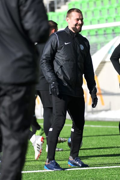 Jesper Engström tränar med VPS 2023.