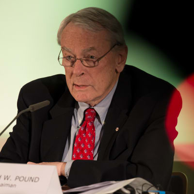Wadakommissionens ordförande Dick Pound presenterade den andra rapporten på torsdagens presskonferens.