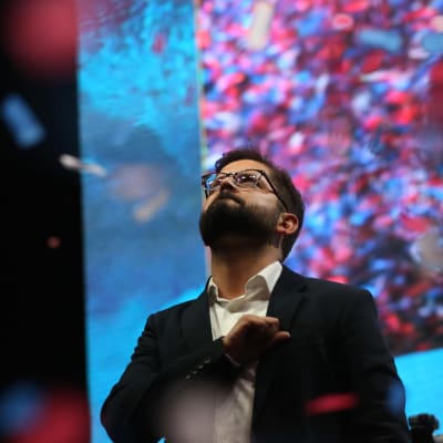 Gabriel Boric höll ett tacktal där han utlovade sociala reformer. 