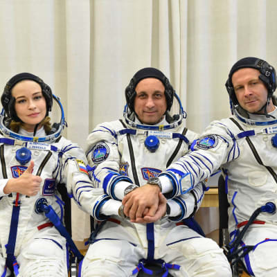 ryskt filmteam på rymdresa