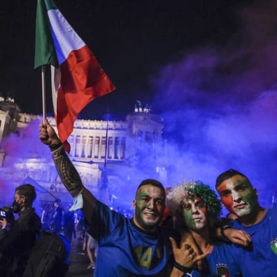 Italienska fans firar.