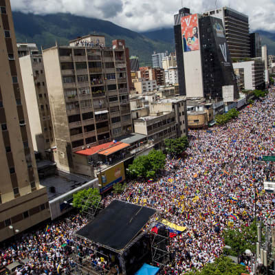 Oppositionen i Venezuela säger att en miljon mänskor deltog i demonstrationen mot presidenten. Regeringen säger att det rör sig om betydligt färre.