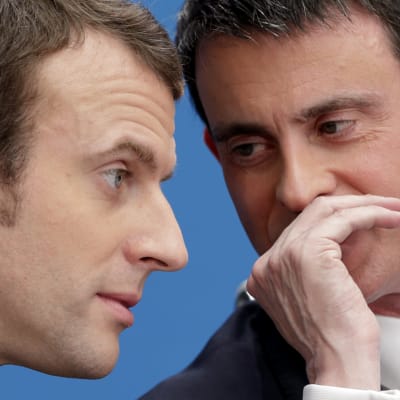 Manuel Valls och Emmanuel Macron i april 2015.