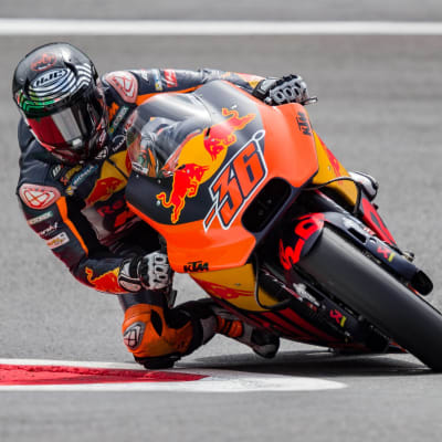 Mika Kallio kör i en kurva
