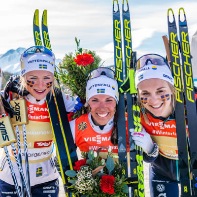 Ebba Andersson, Frida Karlsson, Charlotte Kalla och Stina Nilsson ingick i VM-stafettlaget som vann guld 2019.