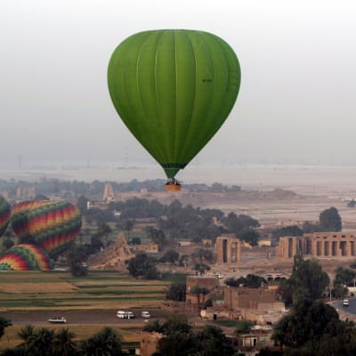 Varmluftsballonger ovanför Luxor. Arkivbild från 2009.