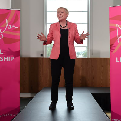 Labourpolitikern Angela Eagle lanserar sin kampanj för att bli partiets nästa ledare.