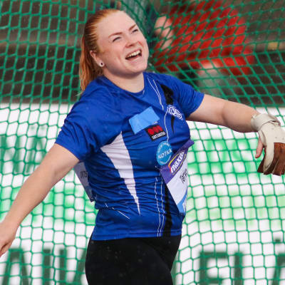 Krista Tervo grimaserar.