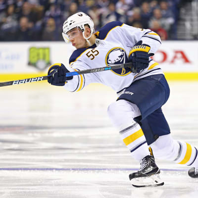 Rasmus Ristolainen laukoo