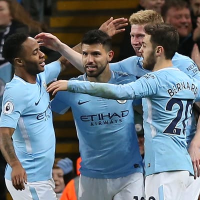 Sergio Agüero hittade rätt fyra gånger mot Leicester.