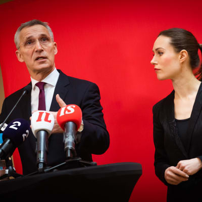 Jens Stoltenberg ja Sanna Marin.