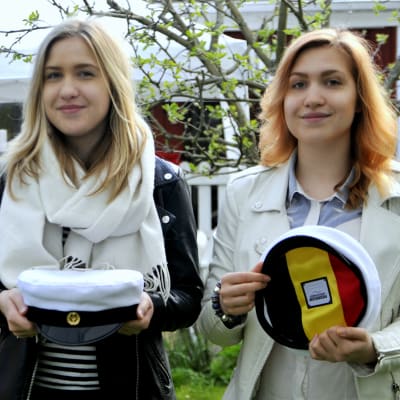 Nelli och Anna Salonen