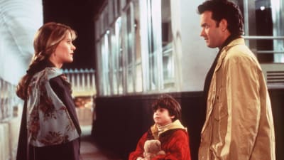 Annie (Meg Ryan), Jonah (Ross Malinger) och Sam (Tom Hanks) träffas för första gången.