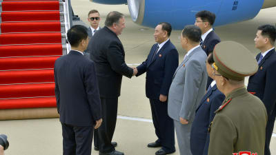 USA:s utrikesminister Mike Pompeo möter Kim Yong-chol. 