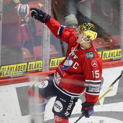 Anton Lundell jublar.