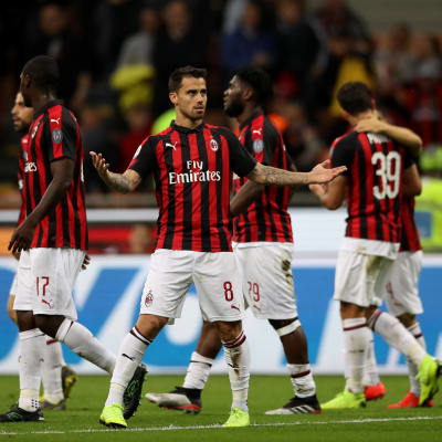 AC Milan firar ett mål.