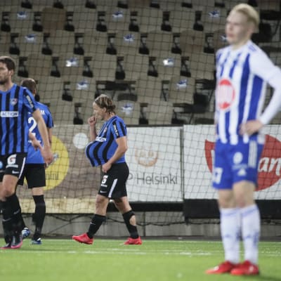 Interin Petteri Forsell tuuletti 0-1-maaliaan HJK:ta vastaan. 