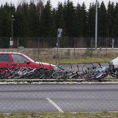 turvapaikanhakijoiden jättämiä polkupyöriä Nuijamaan raja-asemalla.