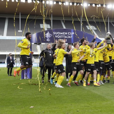 KuPS voitti miesten jalkapallon Suomen cupin keväällä 2021.