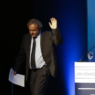 Michel Platini tog avsked av UEFA-delegaterna i Aten.