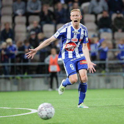 Mikael Forssell spelar, HJK 2016.